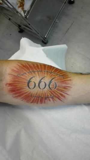 Tatouage 666 en couleur