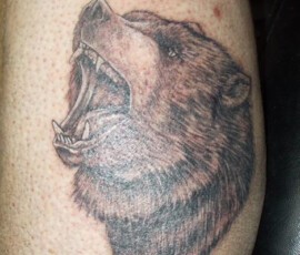 Tatouage portrait d'ours réaliste