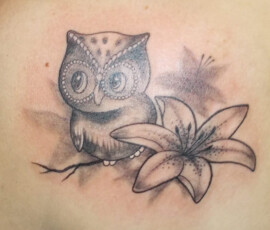 Tatouage hibou mignon