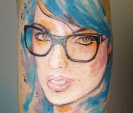 Tatouage portrait femme en couleur