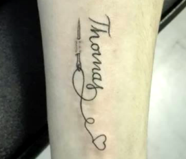 Tatouage prénom sur l'avant-bras