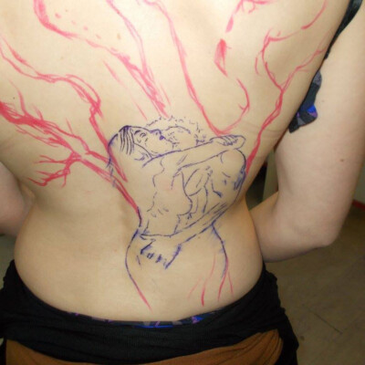 On ajoute les personnages qui sortent de l'arbre. Pour cette partie on peut utiliser un calque pour avoir des tracés plus précis.