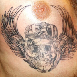 Tatouage biker tête de mort