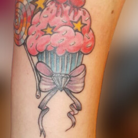 Tatouage cupcake en couleur