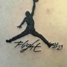 Tatouage basket Jordan