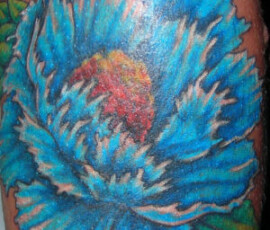 Nos réalisations de tatouage de fleurs, pivoines et autres motifs floraux... Nos réalisations de tatouage de fleurs, pivoines et motifs floraux...